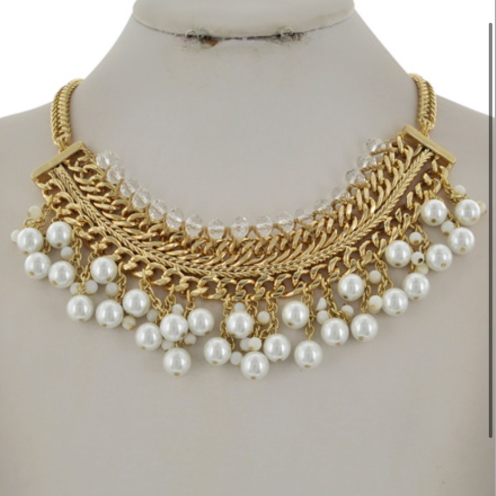 Beautiful gold pearl necklace